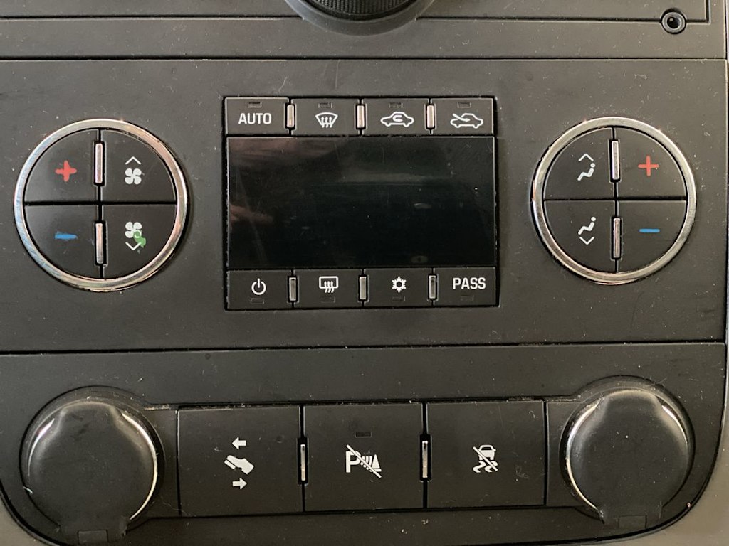 Thumbnail: 2011 GMC Sierra 1500 - 24