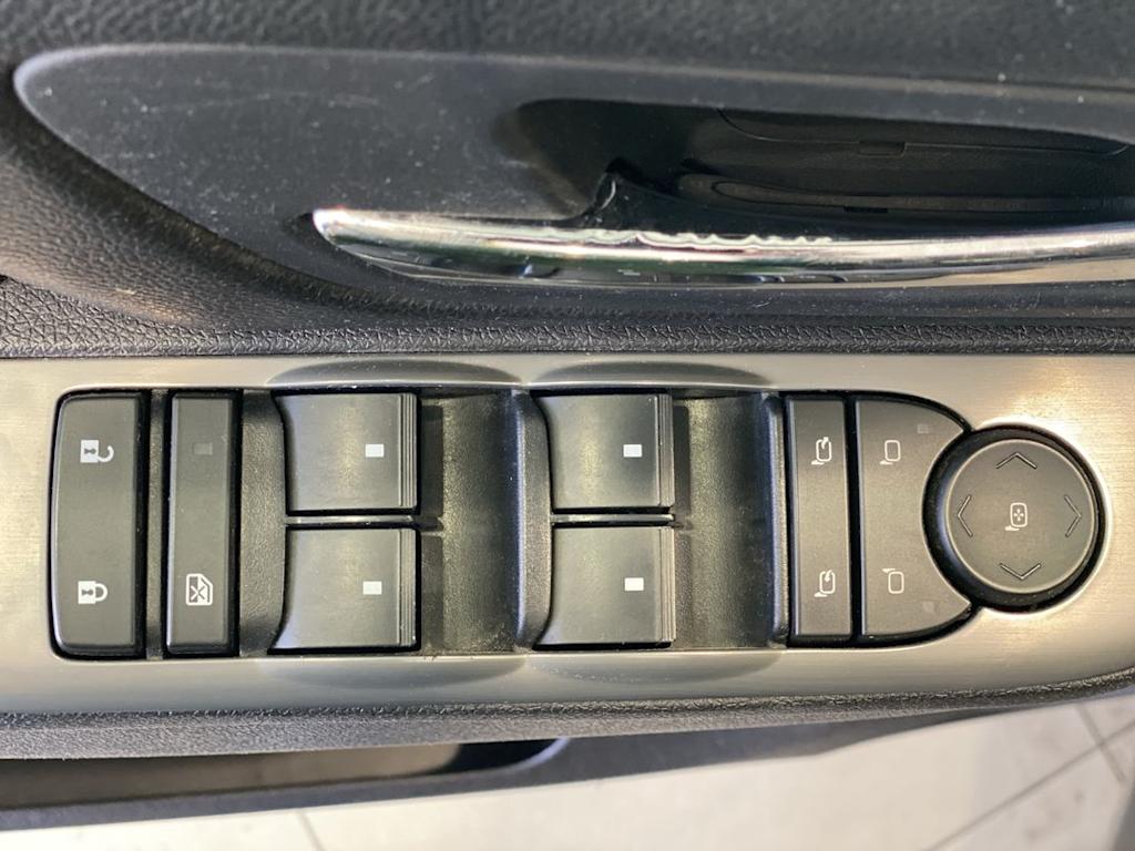 Thumbnail: 2011 GMC Sierra 1500 - 22