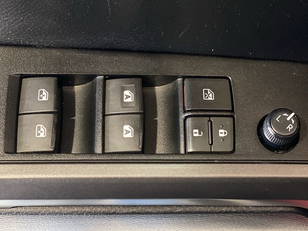 Thumbnail: 2021 Toyota Tacoma - 23