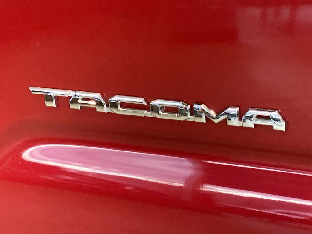 Thumbnail: 2021 Toyota Tacoma - 20