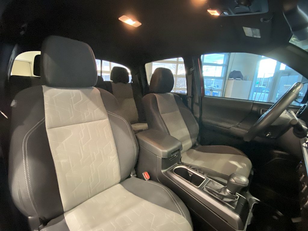 Thumbnail: 2021 Toyota Tacoma - 10