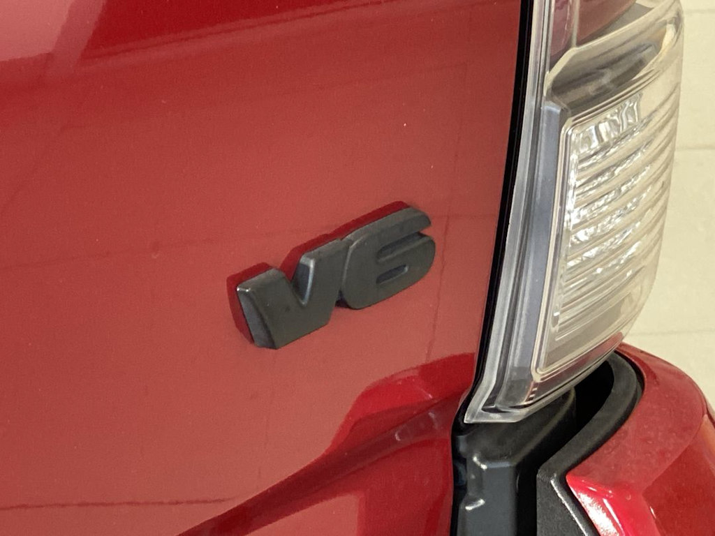 Thumbnail: 2021 Toyota Tacoma - 21