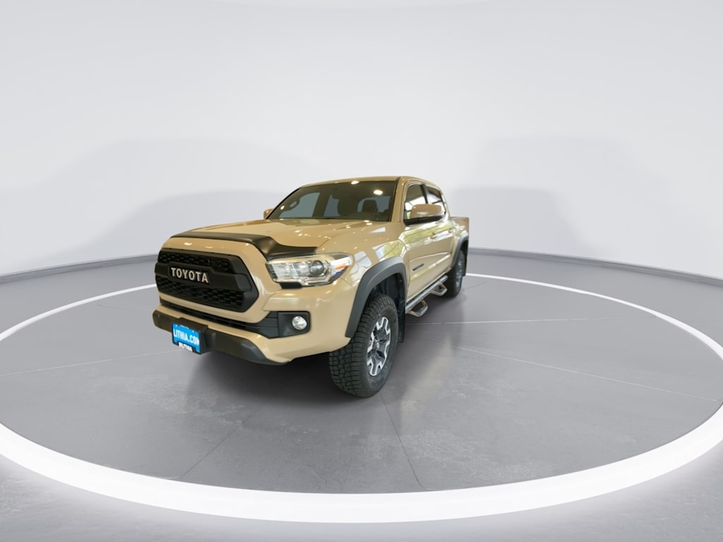 Thumbnail: 2017 Toyota Tacoma - 16