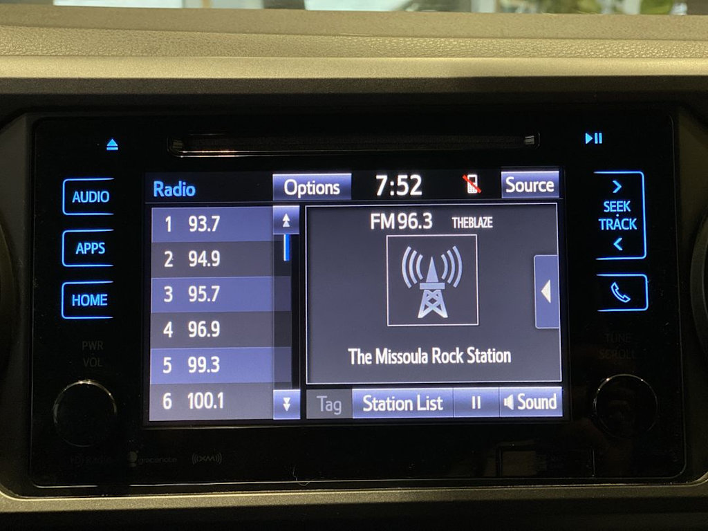 Thumbnail: 2019 Toyota Tacoma - 12