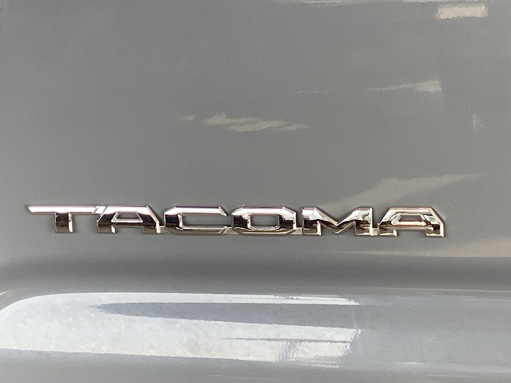 Thumbnail: 2018 Toyota Tacoma - 21