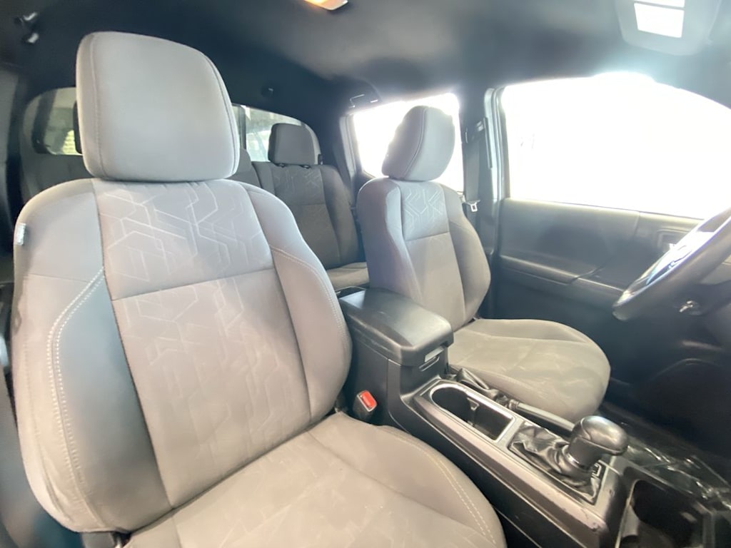 Thumbnail: 2018 Toyota Tacoma - 10