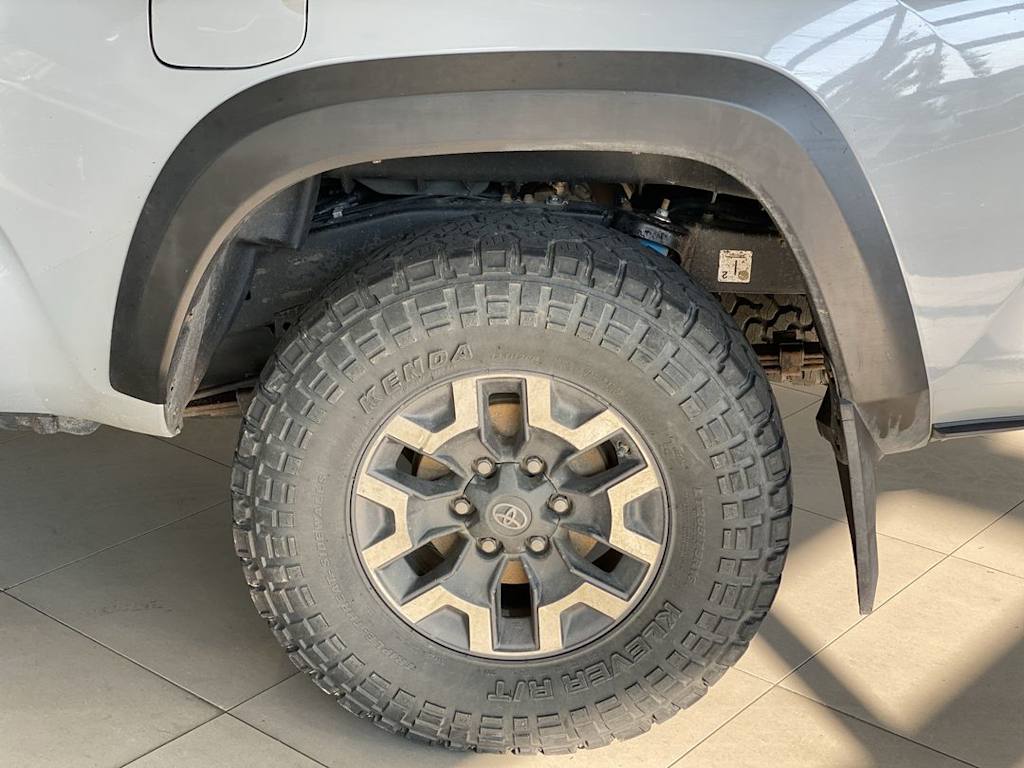 Thumbnail: 2018 Toyota Tacoma - 7