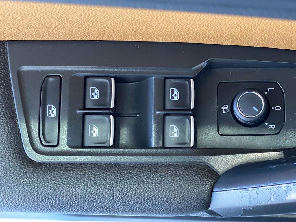 Thumbnail: 2019 Volkswagen Tiguan - 24