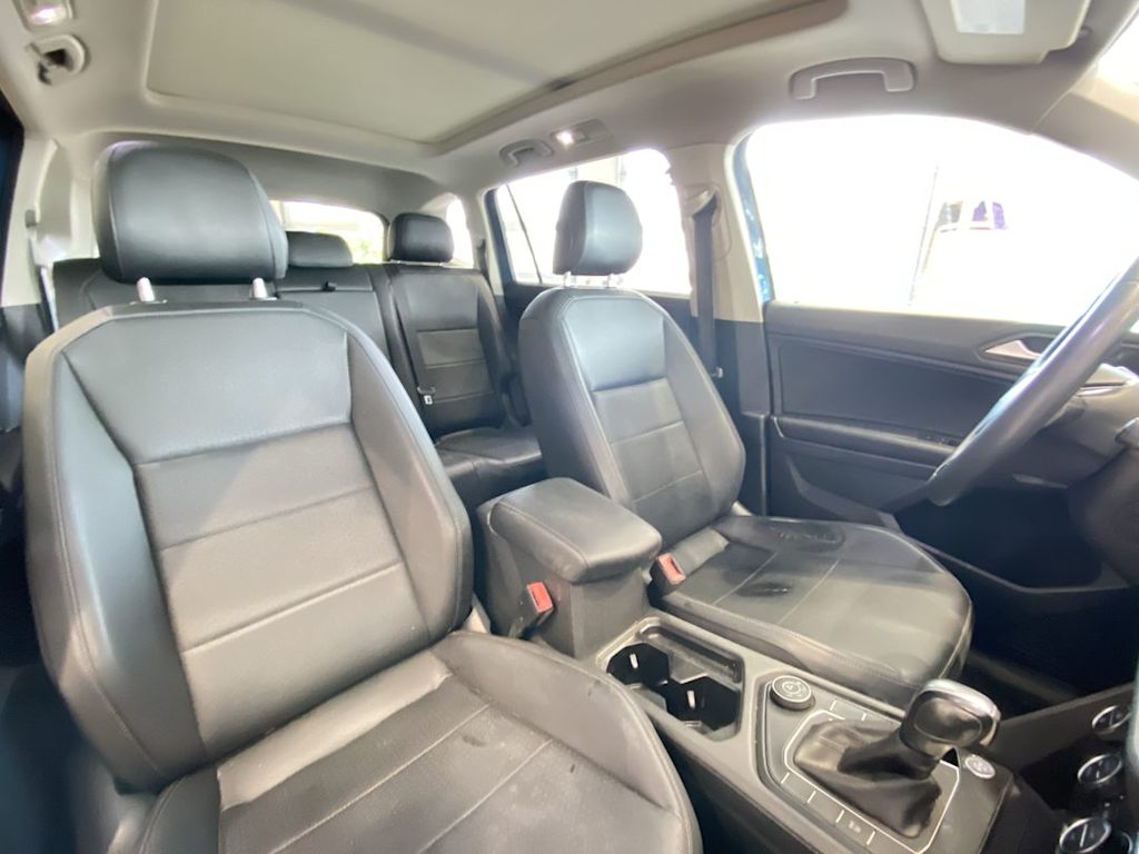 Thumbnail: 2020 Volkswagen Tiguan - 11