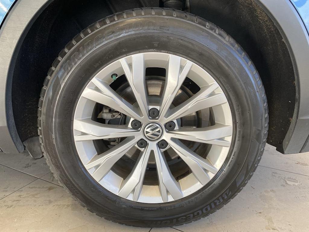 Thumbnail: 2018 Volkswagen Tiguan - 8