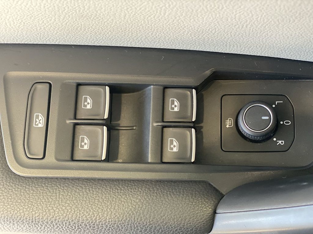 Thumbnail: 2021 Volkswagen Tiguan - 22