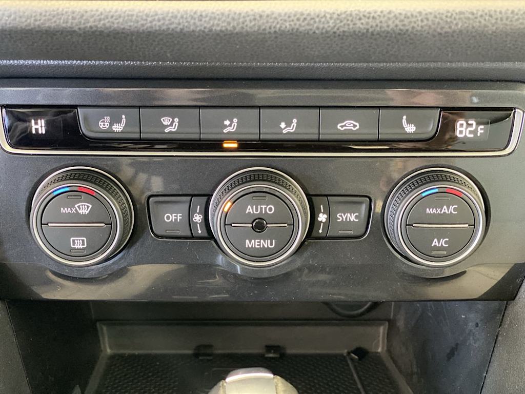 Thumbnail: 2021 Volkswagen Tiguan - 25