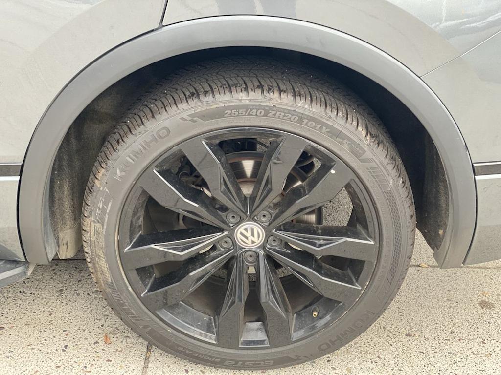 Thumbnail: 2021 Volkswagen Tiguan - 8