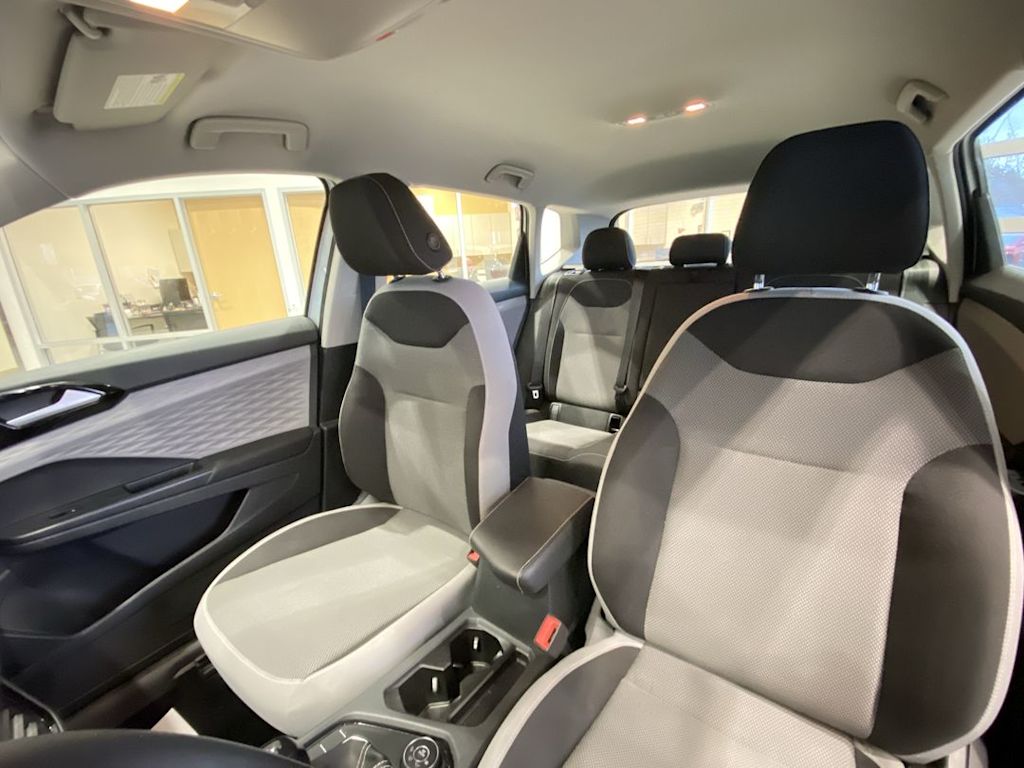 Thumbnail: 2023 Volkswagen Taos - 10