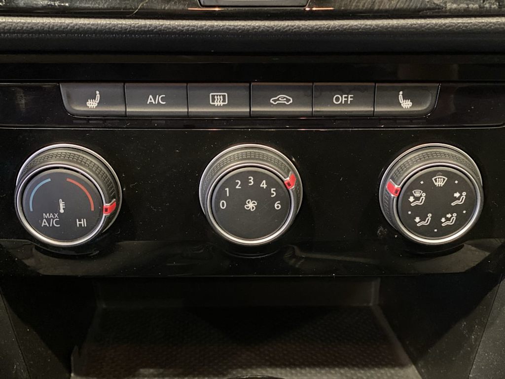 Thumbnail: 2023 Volkswagen Taos - 25