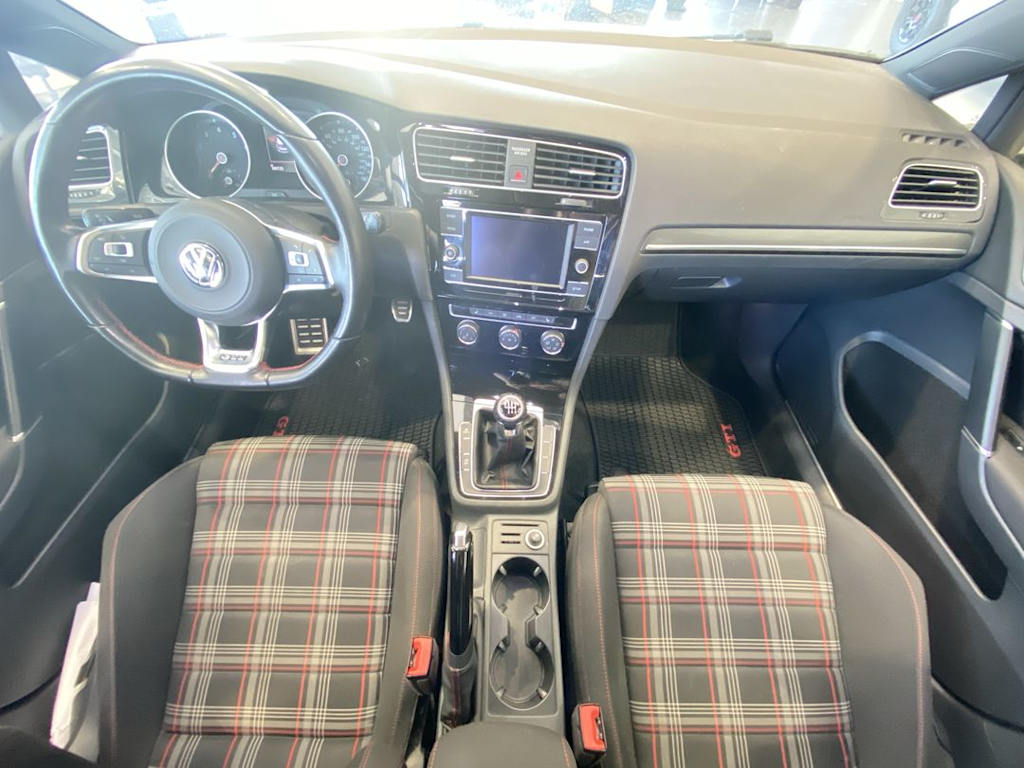 Thumbnail: 2018 Volkswagen Golf - 9