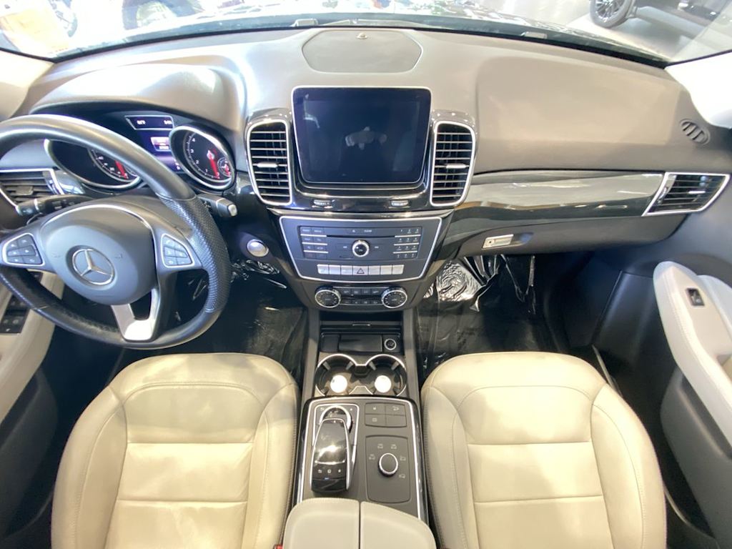 Thumbnail: 2016 Mercedes-Benz GLE - 8