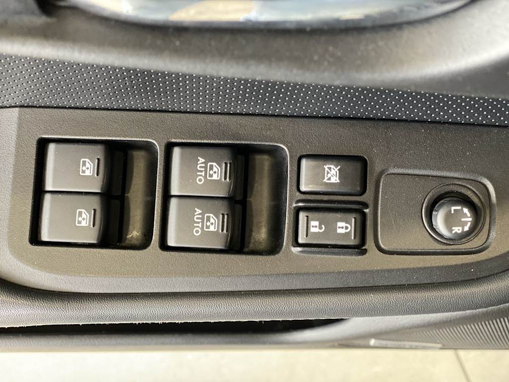 Thumbnail: 2016 Subaru Legacy - 23