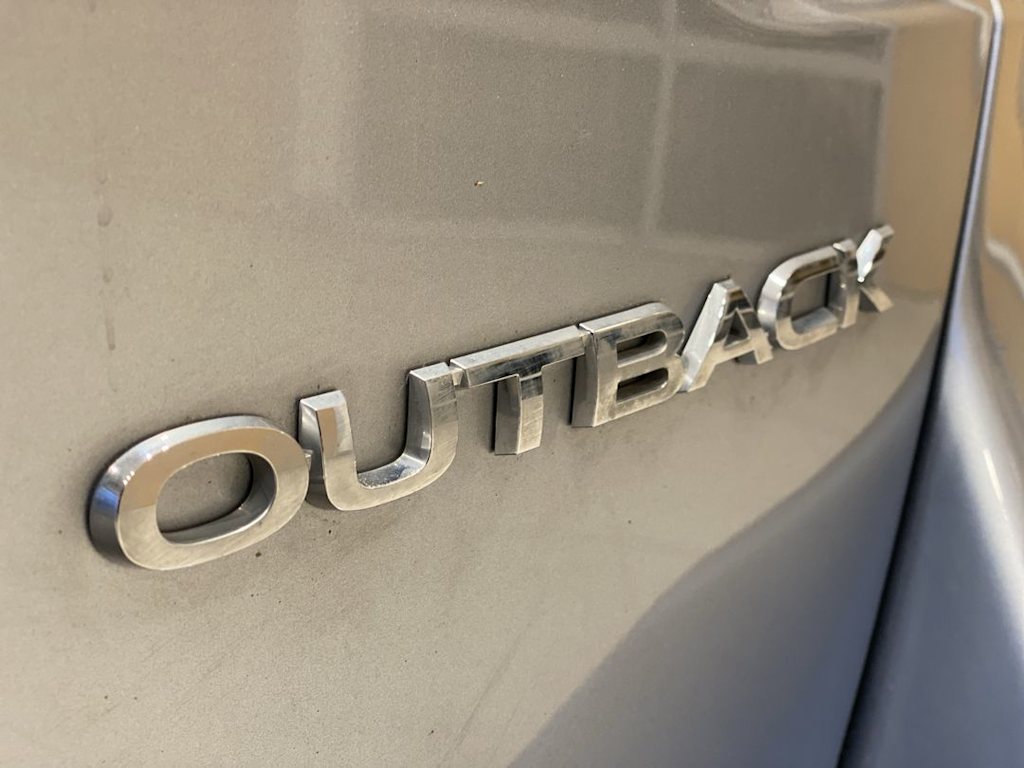 2021 Subaru Outback Base 21