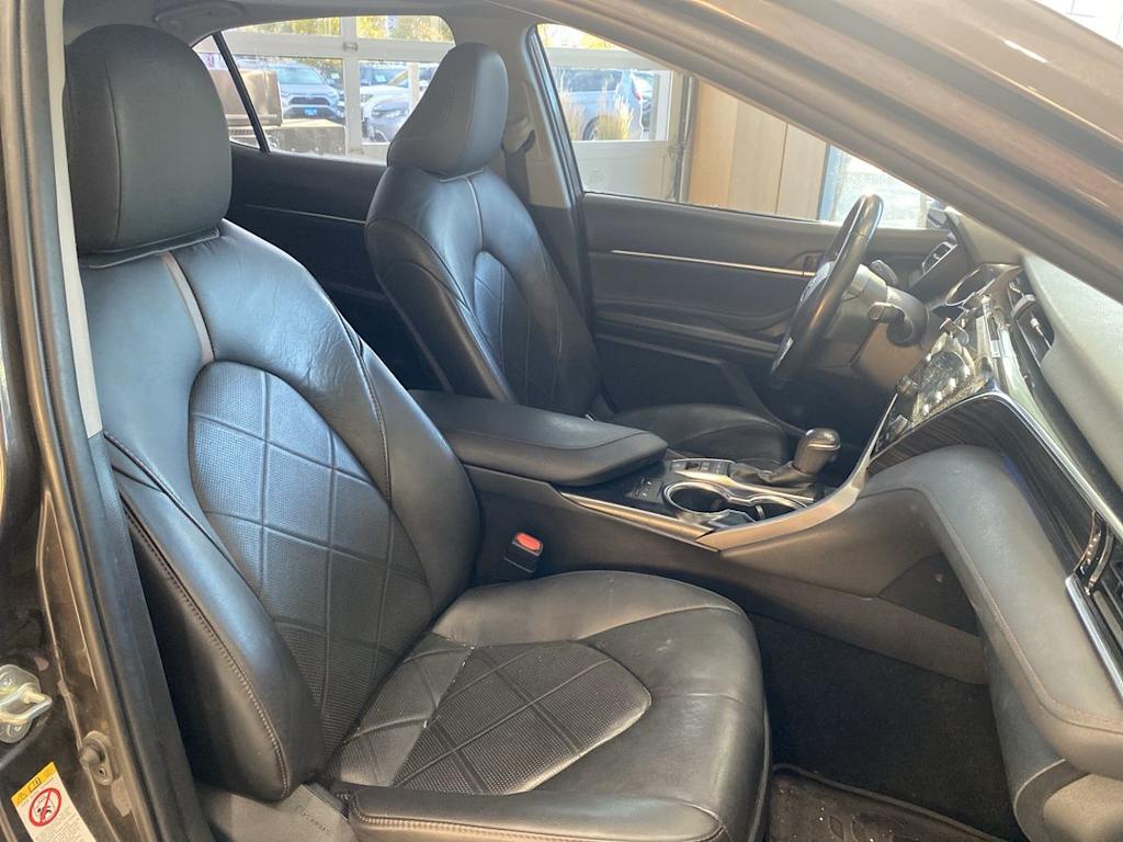 Thumbnail: 2018 Toyota Camry - 10