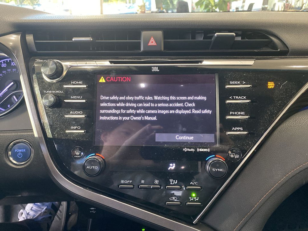 Thumbnail: 2018 Toyota Camry - 12