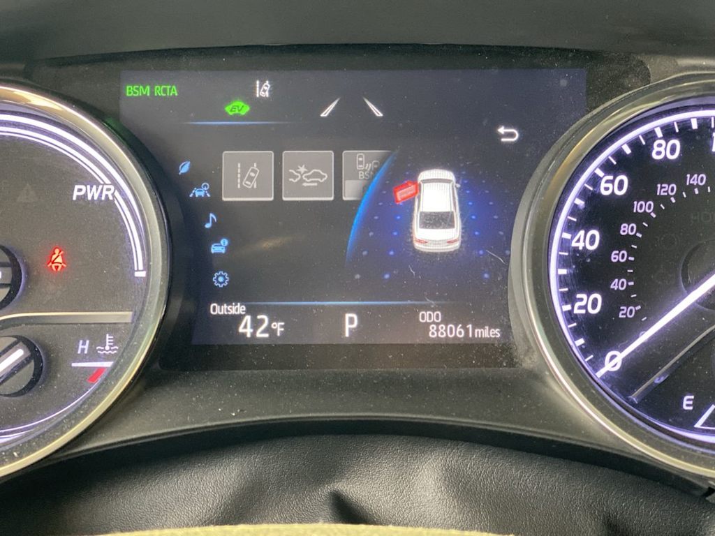 Thumbnail: 2018 Toyota Camry - 14