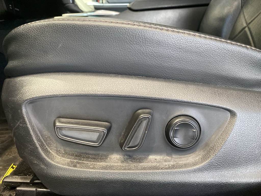 Thumbnail: 2018 Toyota Camry - 22