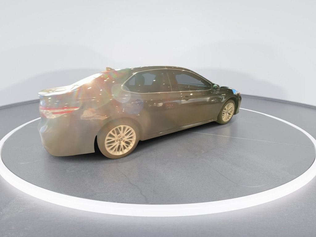 Thumbnail: 2018 Toyota Camry - 18