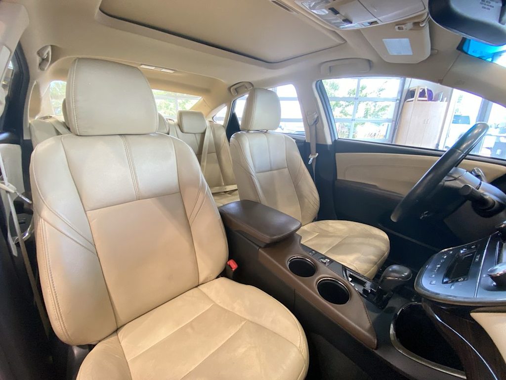 Thumbnail: 2013 Toyota Avalon - 8