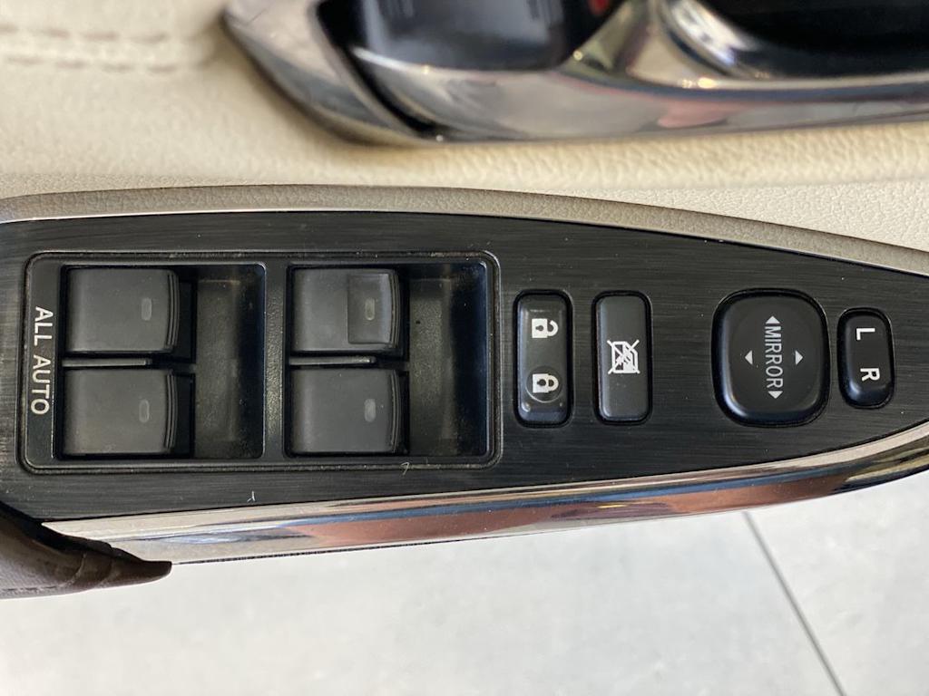 Thumbnail: 2013 Toyota Avalon - 22