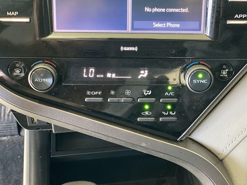 Thumbnail: 2020 Toyota Camry - 25