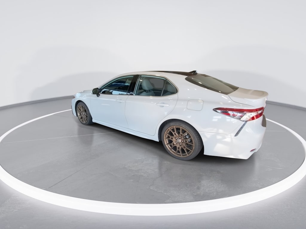 Thumbnail: 2022 Toyota Camry - 15