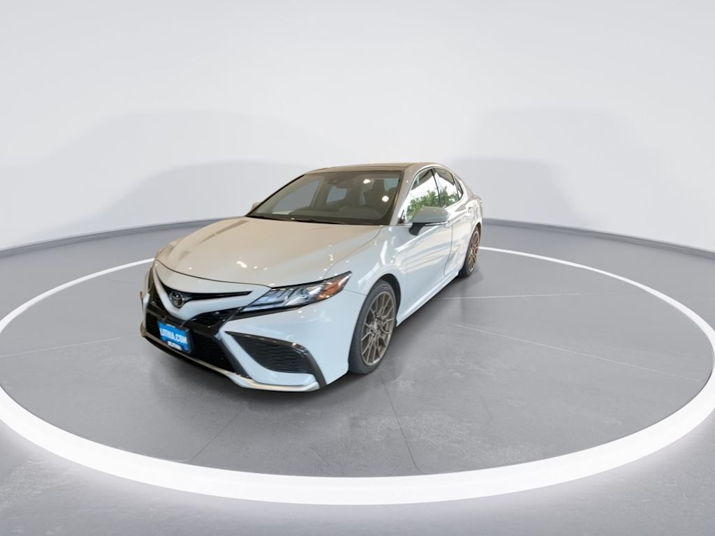 Thumbnail: 2022 Toyota Camry - 14