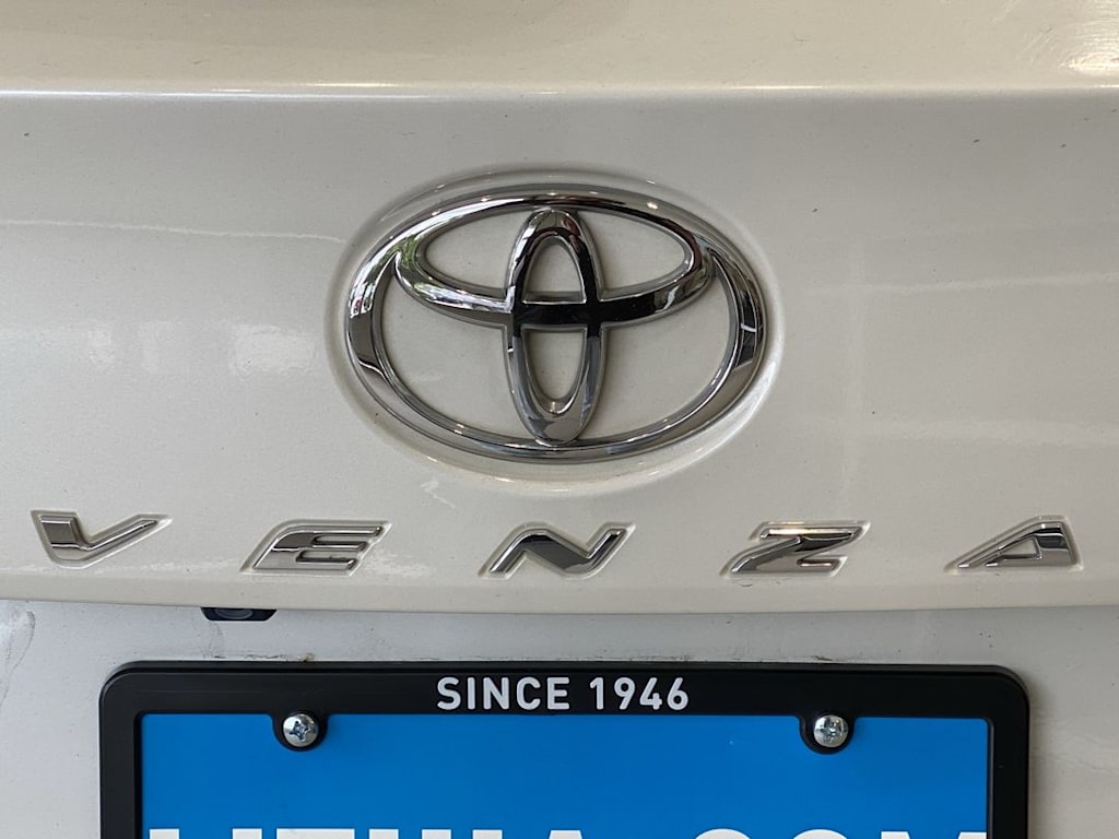 Thumbnail: 2012 Toyota Venza - 21