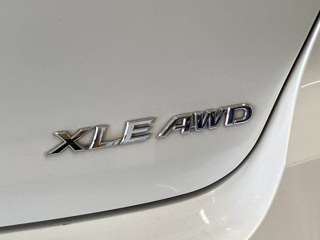 Thumbnail: 2012 Toyota Venza - 22