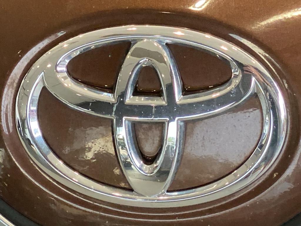 Thumbnail: 2012 Toyota Venza - 6