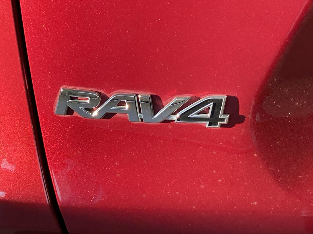 Thumbnail: 2021 Toyota RAV4 - 20