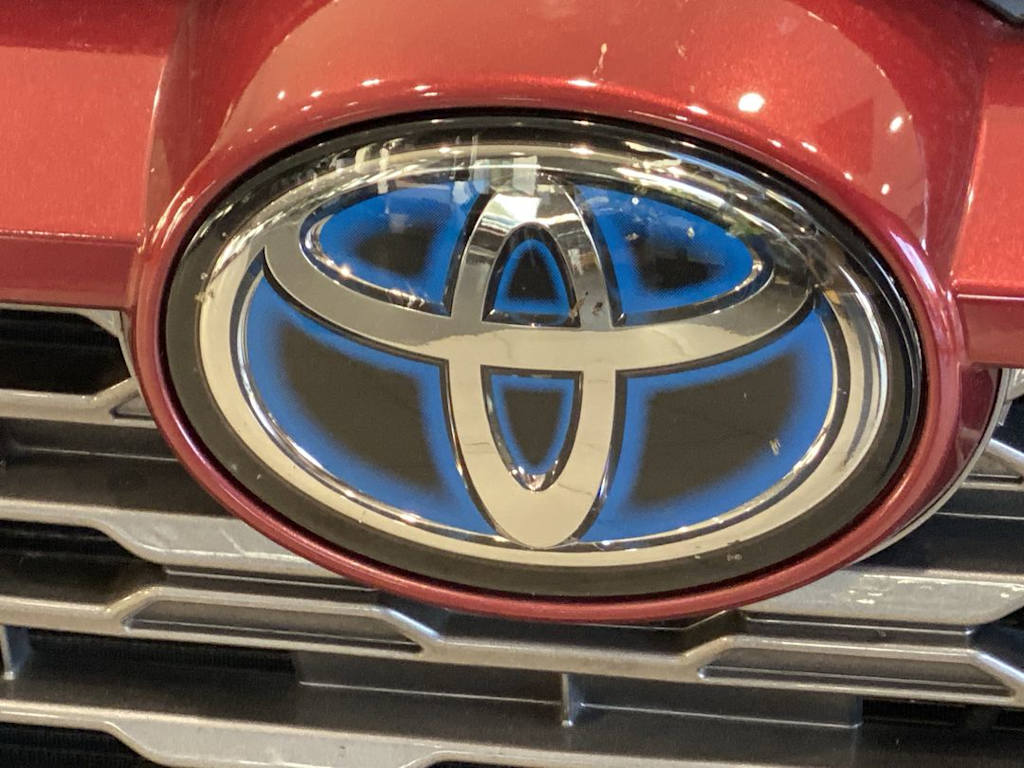 Thumbnail: 2021 Toyota RAV4 - 5