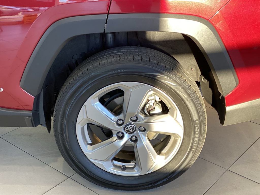 Thumbnail: 2021 Toyota RAV4 - 6