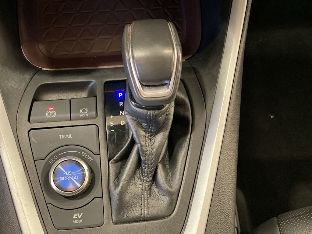 Thumbnail: 2021 Toyota RAV4 - 12