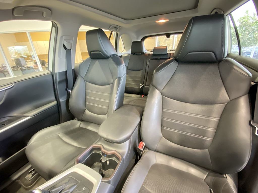 Thumbnail: 2021 Toyota RAV4 - 9