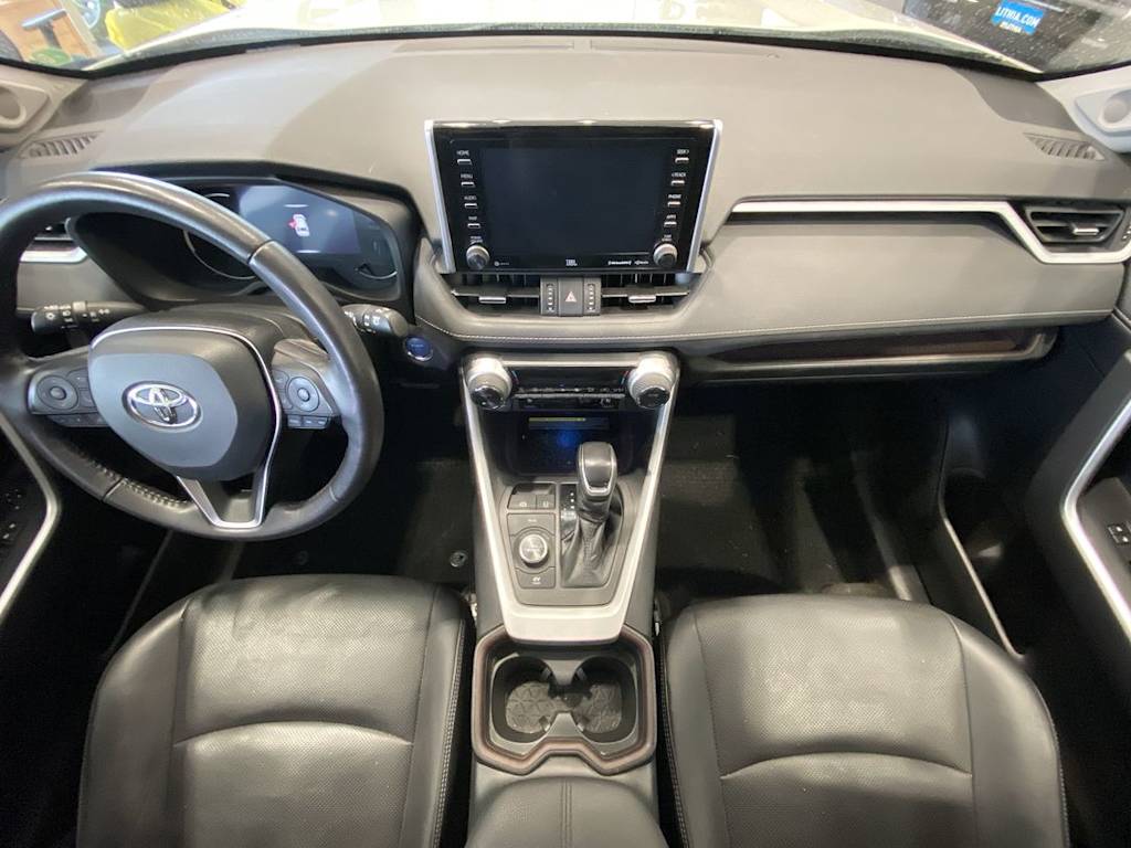Thumbnail: 2021 Toyota RAV4 - 8