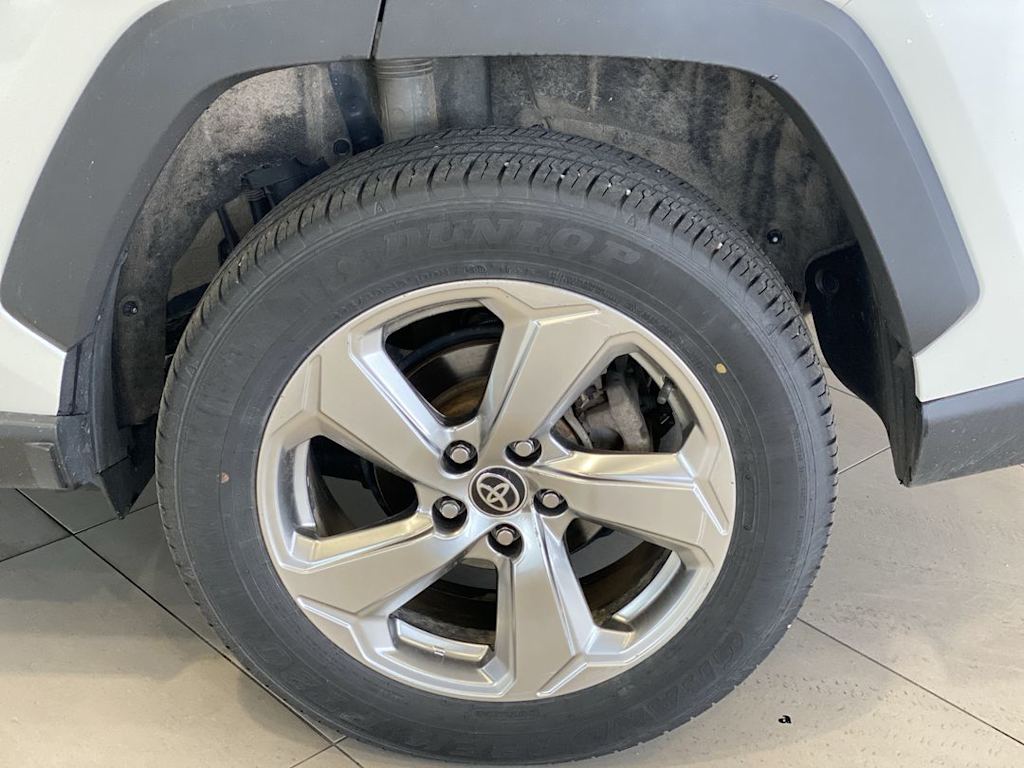 Thumbnail: 2021 Toyota RAV4 - 7