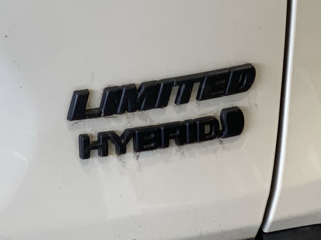 Thumbnail: 2021 Toyota RAV4 - 22
