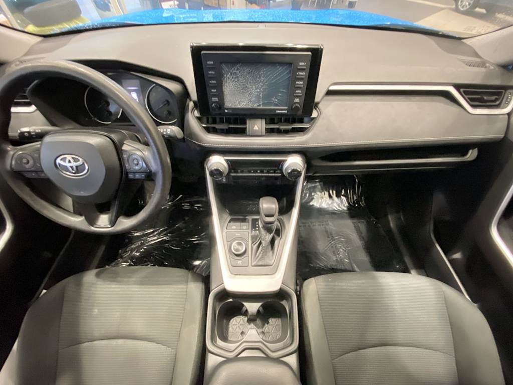 Thumbnail: 2021 Toyota RAV4 - 8