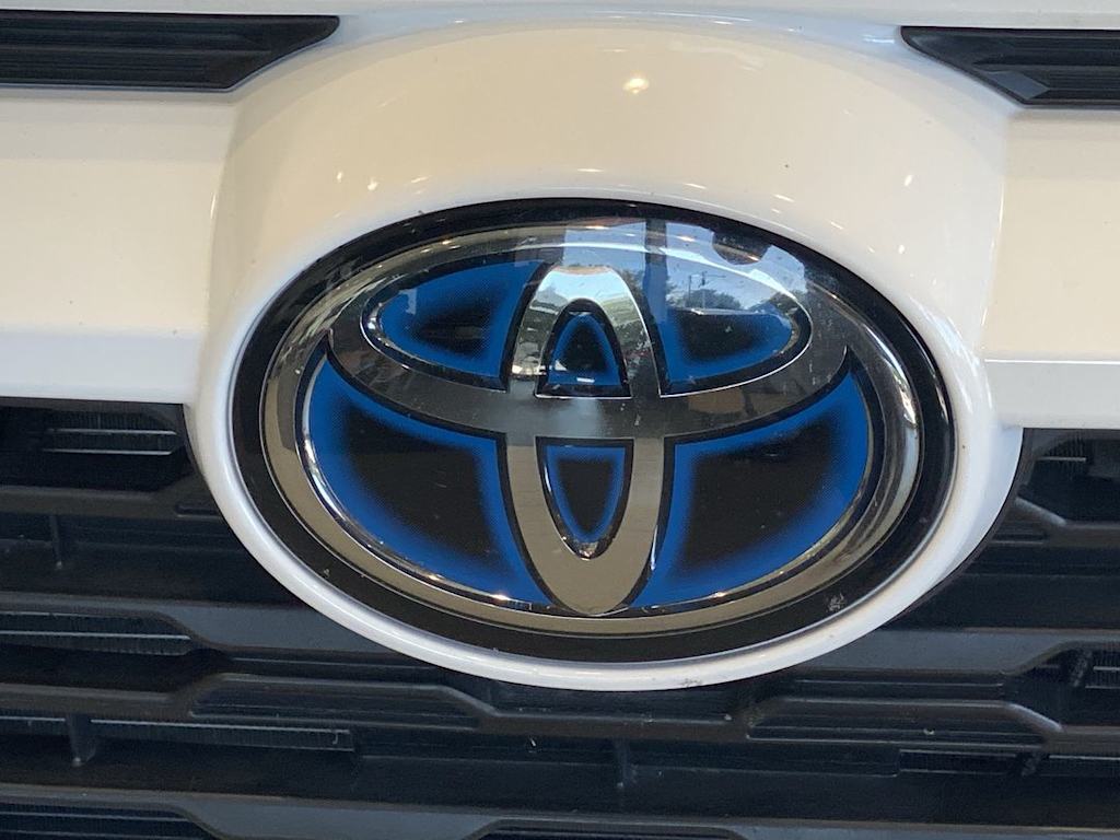 Thumbnail: 2021 Toyota RAV4 - 7
