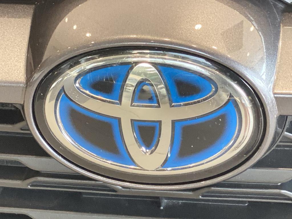 Thumbnail: 2022 Toyota RAV4 - 21