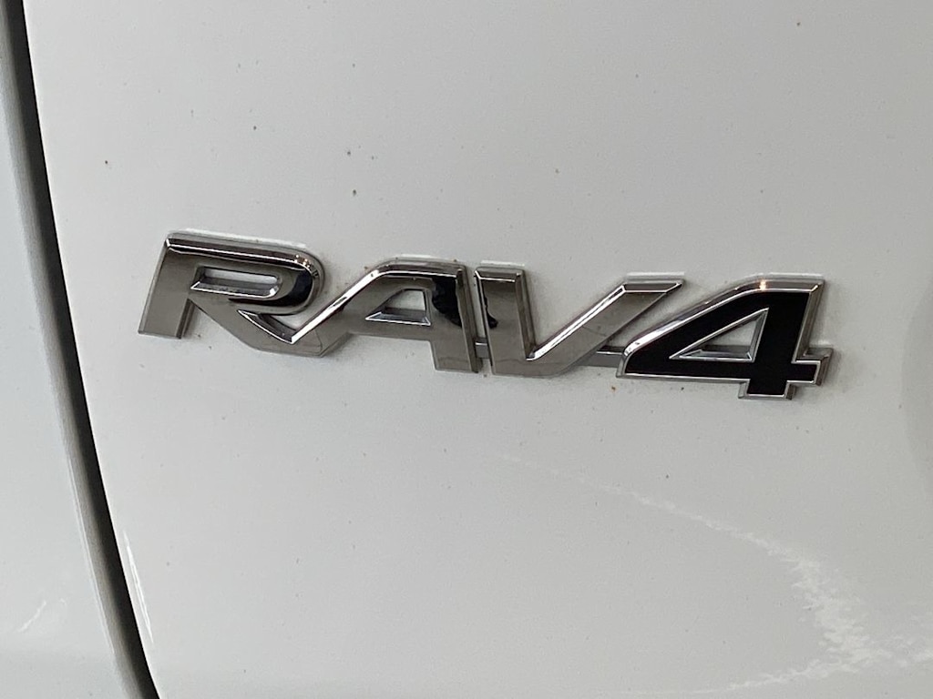 Thumbnail: 2023 Toyota RAV4 - 21