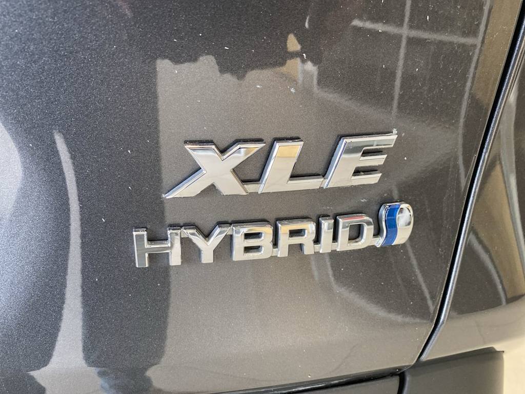 Thumbnail: 2022 Toyota RAV4 - 22