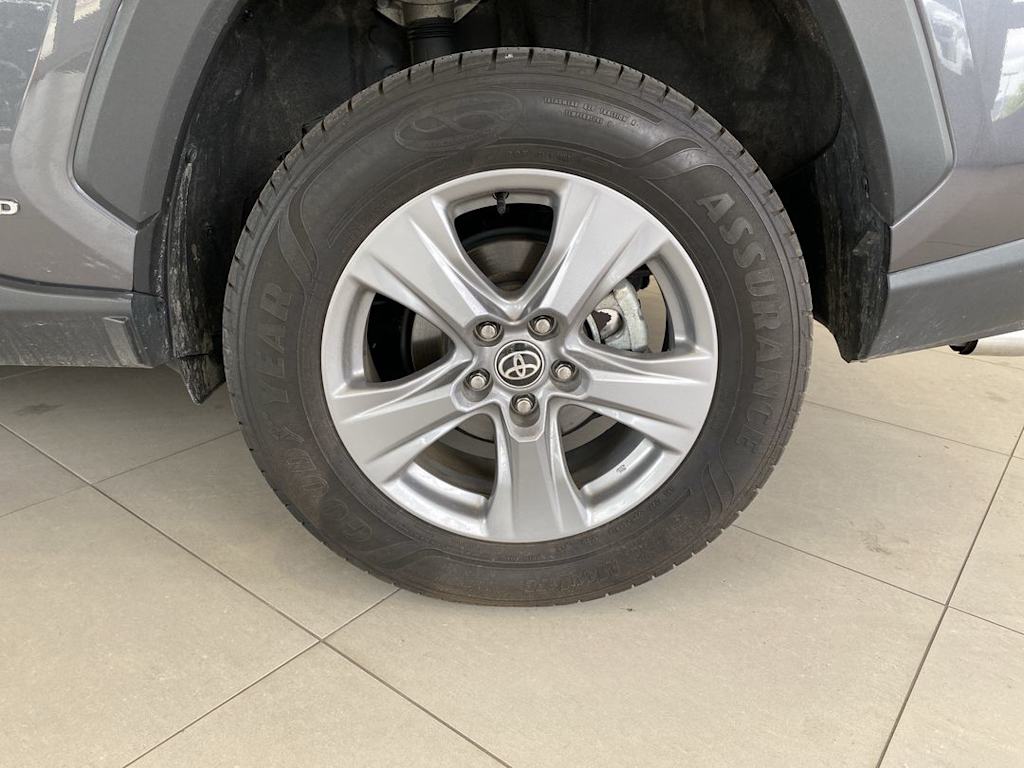 Thumbnail: 2022 Toyota RAV4 - 8